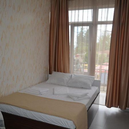 Hotel Niks 마킨자우리 외부 사진