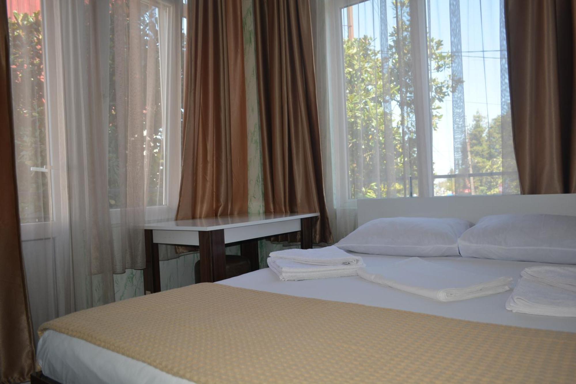 Hotel Niks 마킨자우리 외부 사진