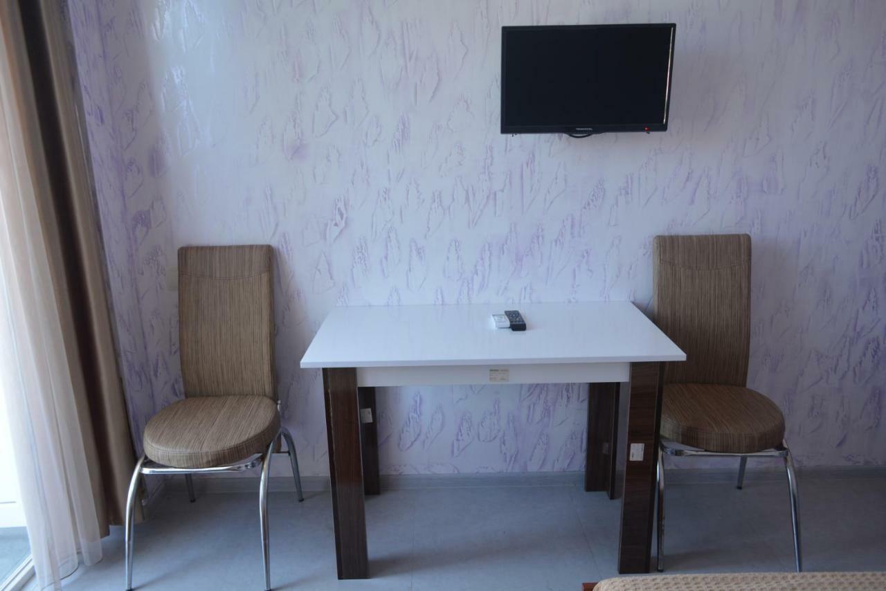 Hotel Niks 마킨자우리 외부 사진